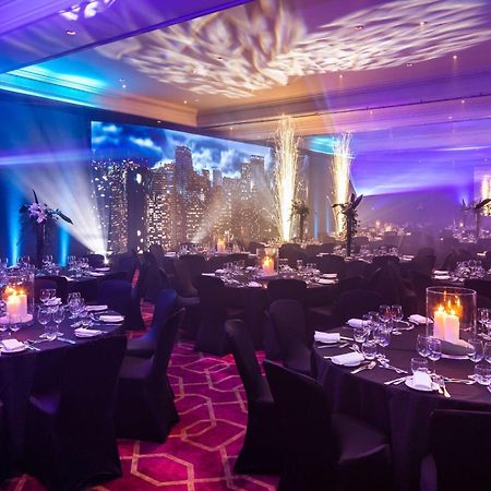 Radisson Blu Hotel, London Heathrow Hillingdon Exterior foto