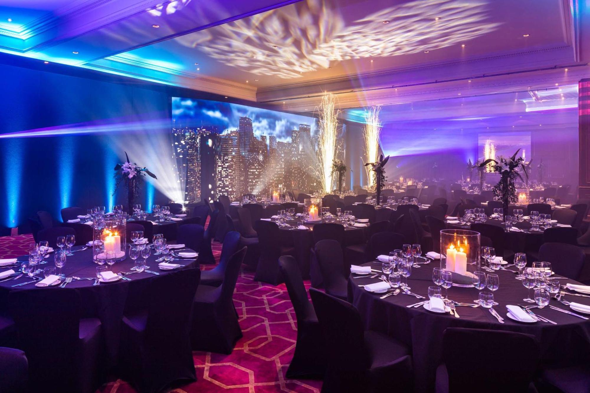Radisson Blu Hotel, London Heathrow Hillingdon Exterior foto